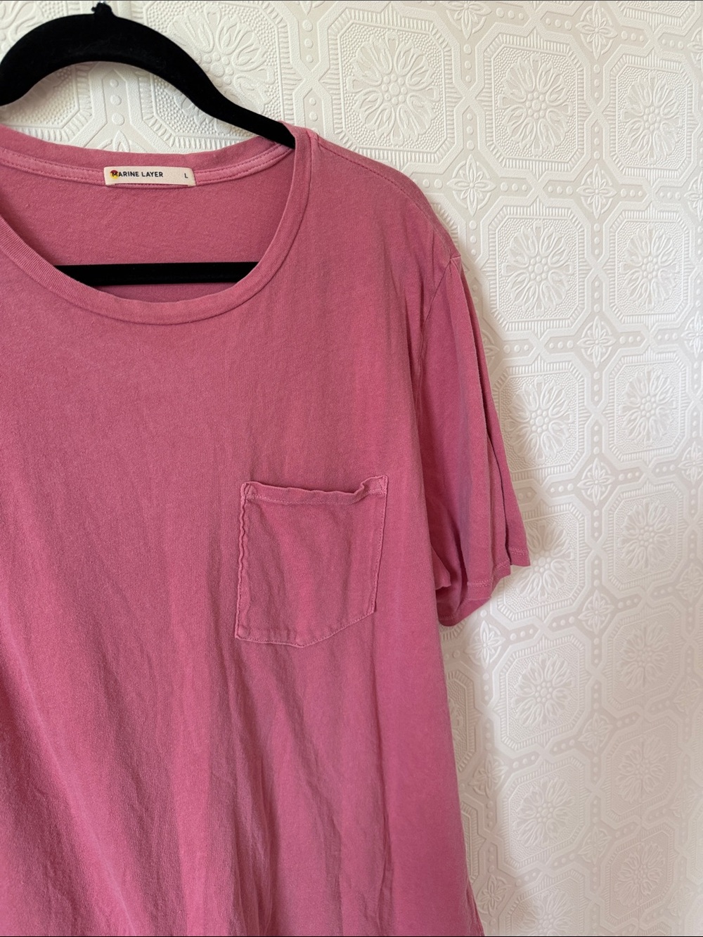 Marine Layer Boyfriend Crew Tee in Holly Berry Size L - Picture 3 of 6